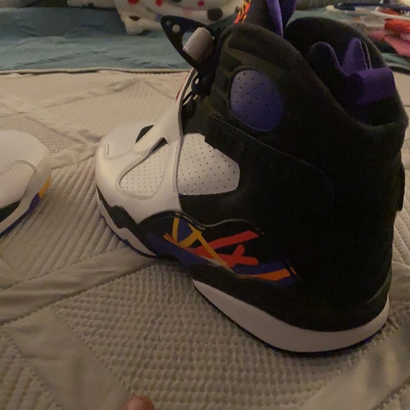 Three peat Jordan 8s [Like new, worn once] - Picture 8 of 11